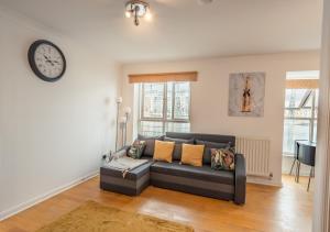 Excel London Riverview Luxury Apartment -Sleep 6- Free Parking- Playstation 4