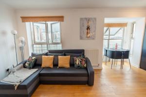 Excel London Riverview Luxury Apartment -Sleep 6- Free Parking- Playstation 4