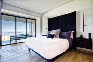 Oceanview Luxury with Pool and BBQ, Near Romantic Zone