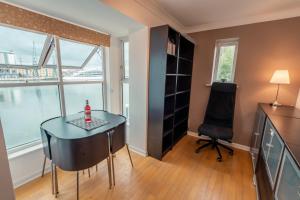 Excel London Riverview Luxury Apartment -Sleep 6- Free Parking- Playstation 4