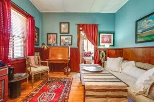 Lake Pepin Getaway with Pond, Walk to Restaurants! - Durand