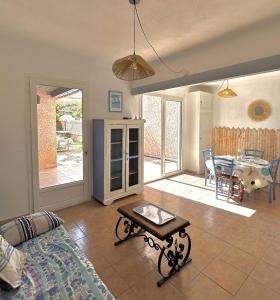 Villas Agreable maison de village a deux pas de la plage 4GSA12 : photos des chambres