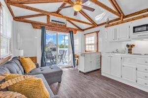 Aqua Lodges at 47th Street