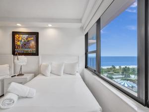 Amazing Ocean View Condo Beach Service 1111