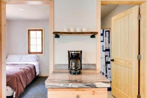 Bearskin Lake Cabin Fish, Boat and Relax!