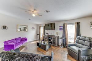 2 Mi to Downtown West Palm Beach Home