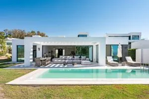 Lujosa villa con vistas al mar - Cabopino