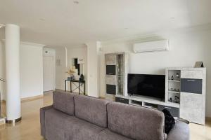 Luxury villa with private pool and cinema by Vapagó Tenerife