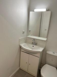 Charm studio nearby La Défense Arena