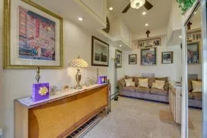 Cozy and Convenient Elmont Retreat with Patio! - 长滩