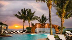 Deluxe Studio Balcony Bay View Amazing Pool - Ubytování bez kategorie ve městě Sunny Isles Beach