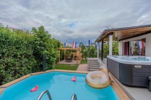 Villa Špadići 80m from the beach 