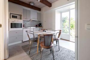 Charming Garden View Apartment with Terrace & grill