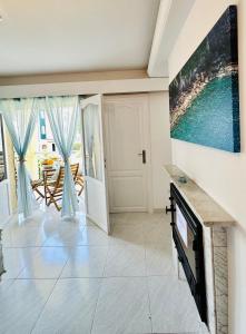 Bonito apartamento con piscina a 50 metros de la playa!