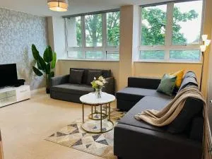 Modern Comfort flat Town Centre up to 8 people - Shephall