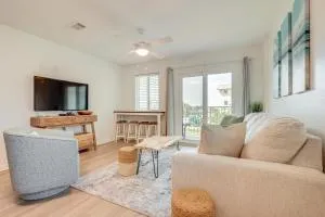 Beachy Gulf Shores Condo with Pool, Walk to Shore! - Gulf Highlands