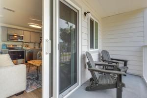 Beachy Gulf Shores Condo with Pool, Walk to Shore!