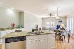 Bright Biloxi Condo Walk to the Beach!