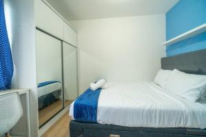 2 BR Above Bassura City Mall East Jakarta Netflix