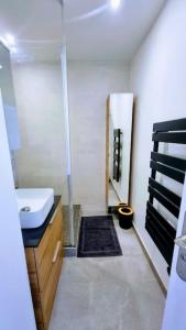 LE CLERVILLE Rénové Terrasse Climatisation Parking