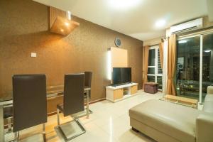 2BR at central city view Thamrin residence Netflix