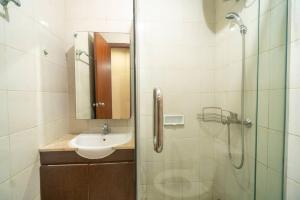 2BR at central city view Thamrin residence Netflix