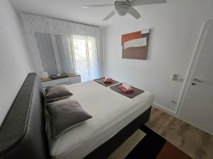 Alena Home - Prestige and new apartment near Kamenjak, two separate bedrooms and private garage