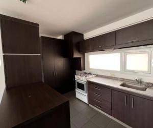 IMPECABLE CENTRO CON COCHERA Departamento zona Plaza Rocha