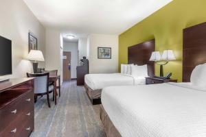 Queen Room with Two Queen Beds room in Best Western Plus Mansfield Inn and Suites