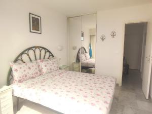 Appartements Roca Sea Apartment : photos des chambres