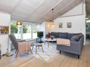 8 person holiday home in Juelsminde-By Traum