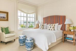 Deluxe King Room room in Gardiner House