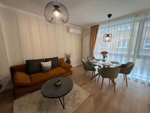 Elements Stylish Central 1BDR w High Speed WiFi and Work Space