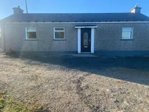 Sea View Cottage - Straid