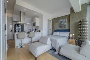 New Loft in front of the Cibeles roundabout