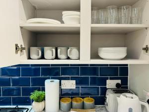 Ashton-U-Lyne Private Ensuite room near Station