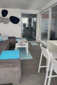 Apartments by the sea Banjol, Rab - 19752