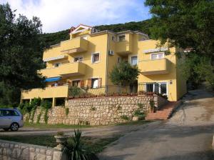 Apartments with a parking space Supetarska Draga - Gornja, Rab - 13645