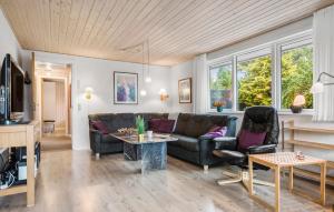 4 Bedroom Lovely Home In Tarm