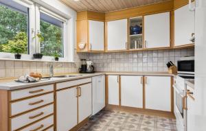 4 Bedroom Lovely Home In Tarm