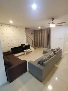 Ting Bintulu Homestay - بينتولو