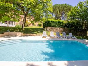 Maisons de vacances Maison perigourdine avec piscine, 7 pers, jardin, cheminee - FR-1-616-111 : photos des chambres