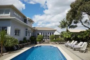 Pohutukawa Point Estate Homestead - Karaka