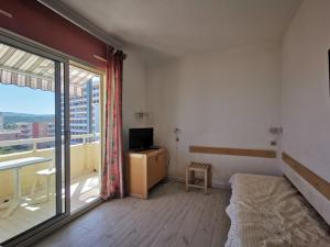 Le Lavandou, Location studio cabine pour 4 personnes, vue mer - FR-1-803-24