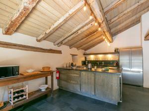 Chalet 17°C restauré, 4 ch, au cœur du vieux Val-dIsère, grande cheminée, proche pistes, parking, WiFi - FR-1-694-358
