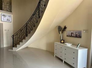 Villa Sleeps 8 with Sea View Garden