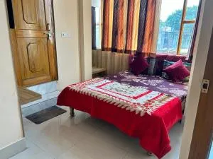 Radhey Radhey Dham - Vrindāvan