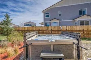4BR Hot Tub Pool Table, Ping Pong, Foosball! - Shirley