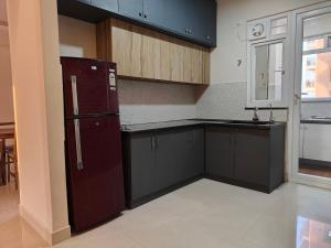 Breathtaking 3BHK on 6th floor for family only