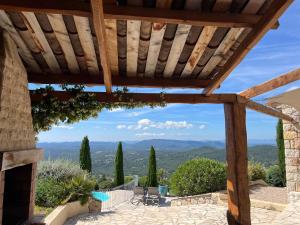 Maisons de vacances Villa La Genestiere - Familienoase und Golfertraum mit Infinity-Pool und 180-Grad-Panoramablick bis zum Meer : photos des chambres